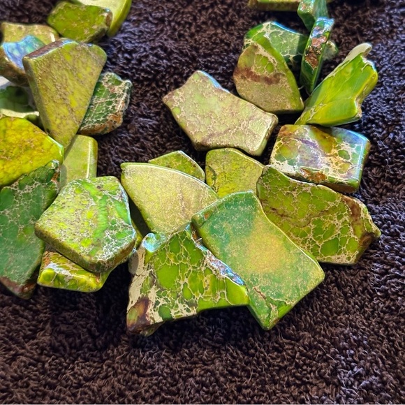 Turquoise green genuine stone necklace. Statement piece!! - Picture 6 of 7